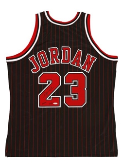 Michael Jordan Signed Chicago Bulls Black Alternate Jersey (Upper Deck Authenticated)